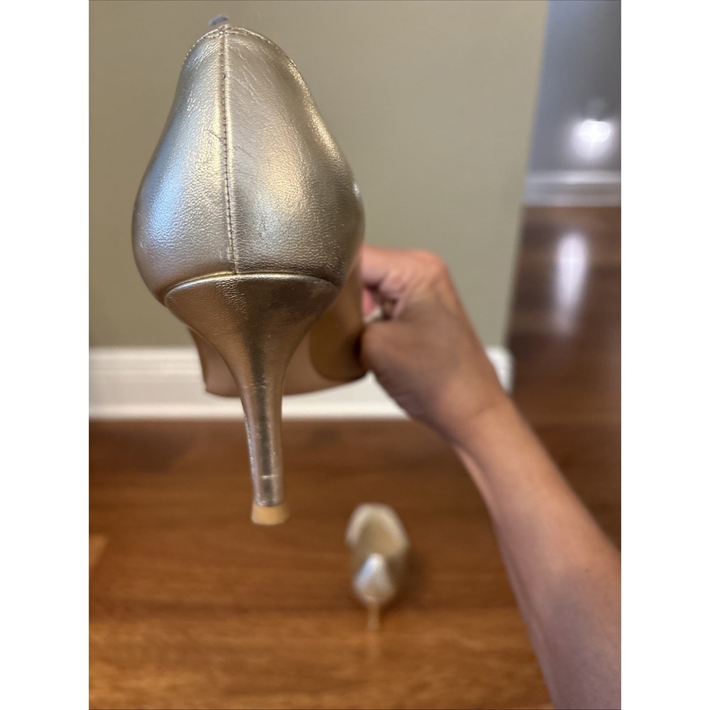 Stuart Weitzman Chantelle Gold Lace Peep Toe Leather Sole Heel Made Spain 8.5 - Picture 6 of 12
